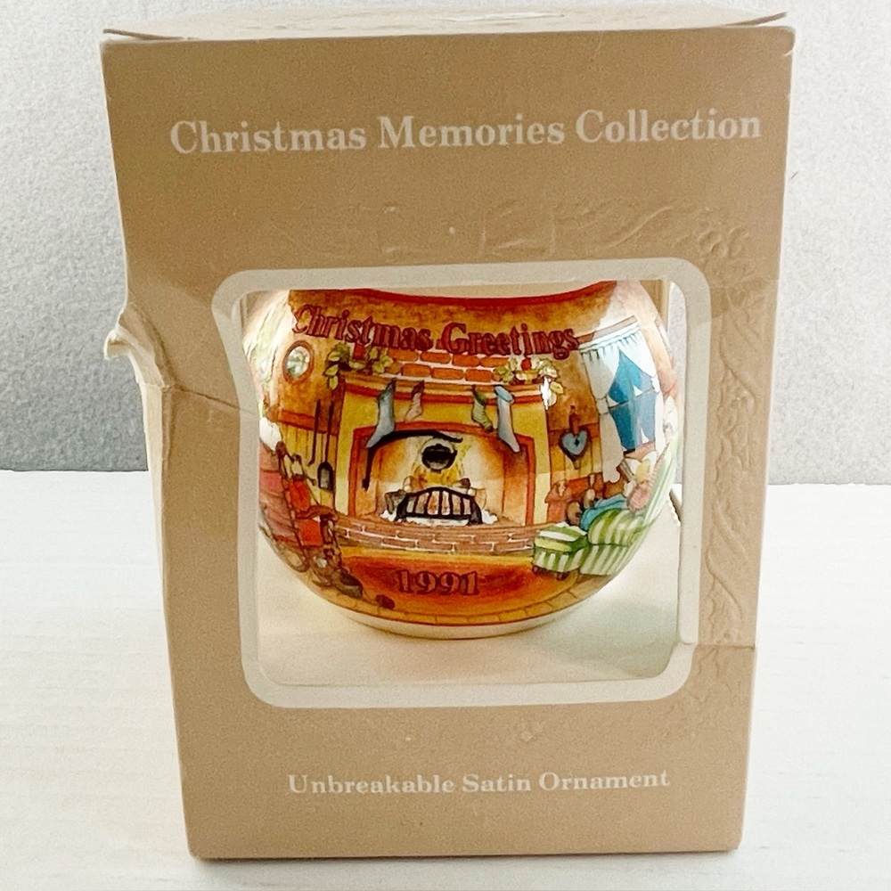 Christmas Memories Collection Unbreakable Satin Ornament Christmas Greeting 1991